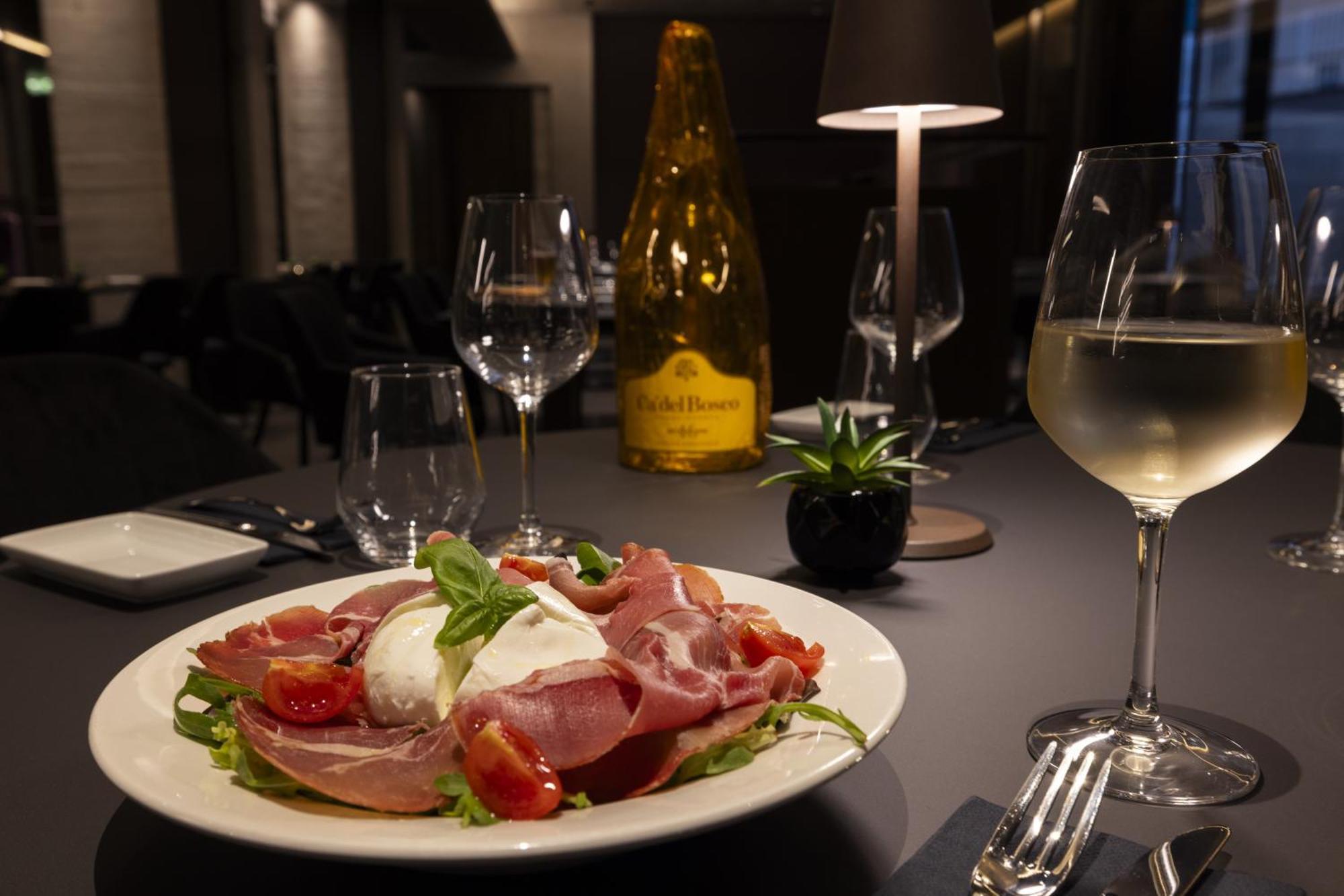Joy 124 Hotel Milano Экстерьер фото